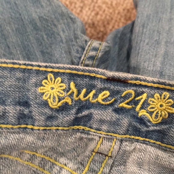 Capris - Picture 3 of 4